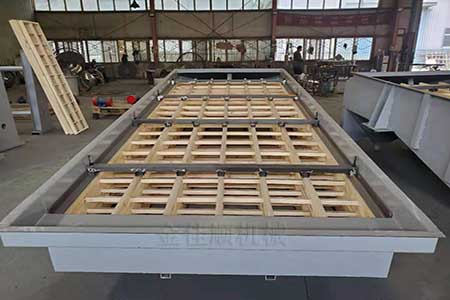 直線振動篩為何多數(shù)選用木制篩框